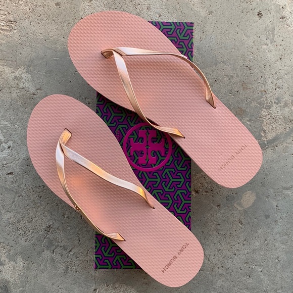 tory burch metallic leather flip flop